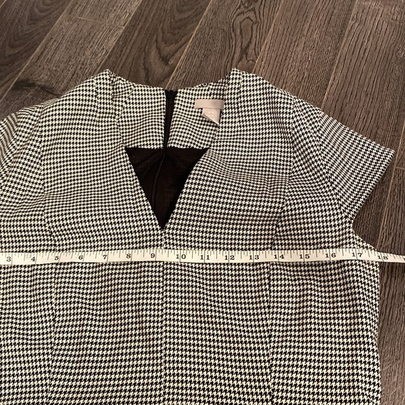 Nice dress 10 - Picture 7 of 8